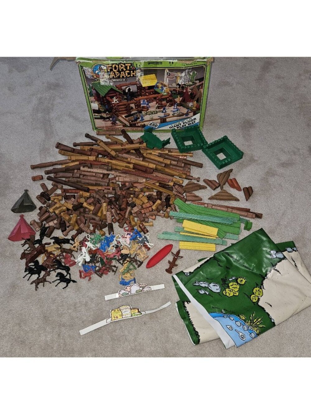 VTG 350+ pc Fort Apache Frontier Play Set Wood Build Cowboy Indian Play Mat READ